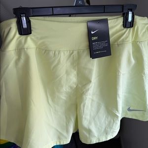 🔥🔥 NWT NIKE DRY RUNNING SHORTS 🔥🔥